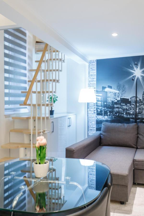 Sleek Minimalist Studio At Inner City Budapest Exteriör bild
