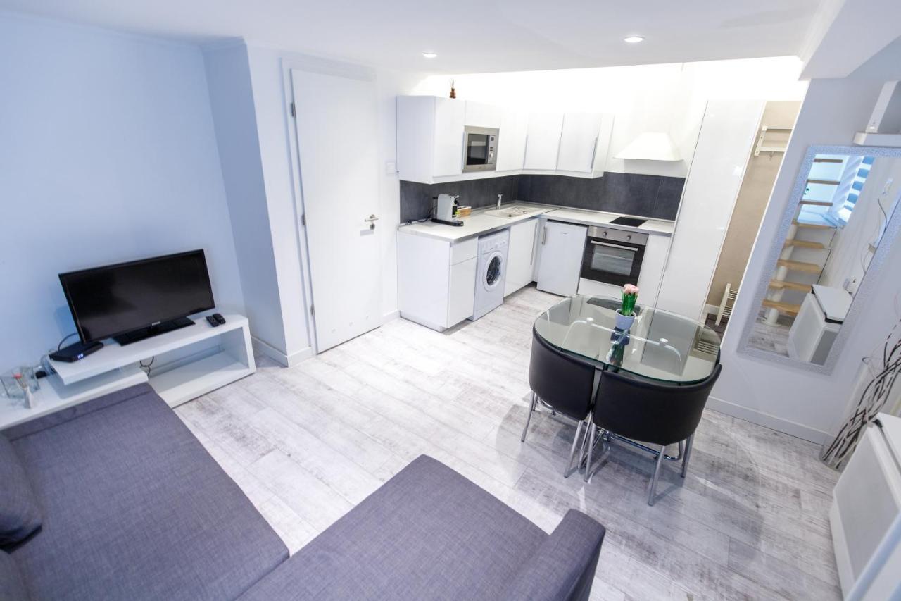 Sleek Minimalist Studio At Inner City Budapest Exteriör bild