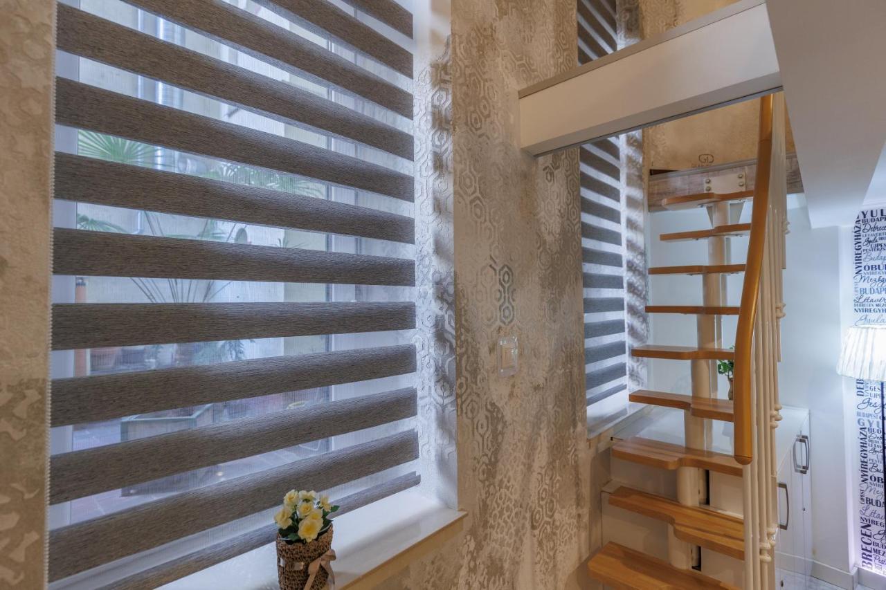 Sleek Minimalist Studio At Inner City Budapest Exteriör bild