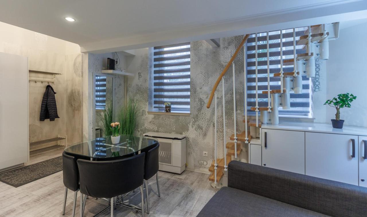 Sleek Minimalist Studio At Inner City Budapest Exteriör bild